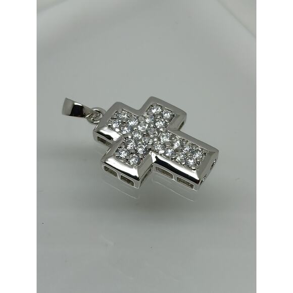Elegant Vintage Sterling Silver Cross Pendant with Sparkling White CZ Stones - Picture 4 of 10